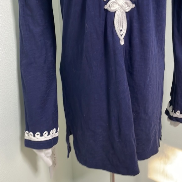 Lilly Pulitzer Thea V-Neck Navy embroidered Tunic Size Small - Picture 3 of 8